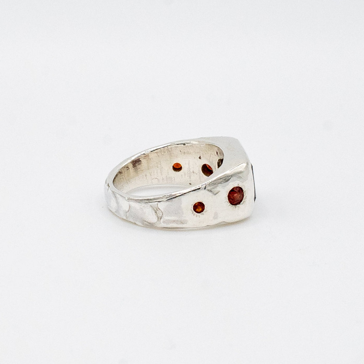 Garnet Signet-4
