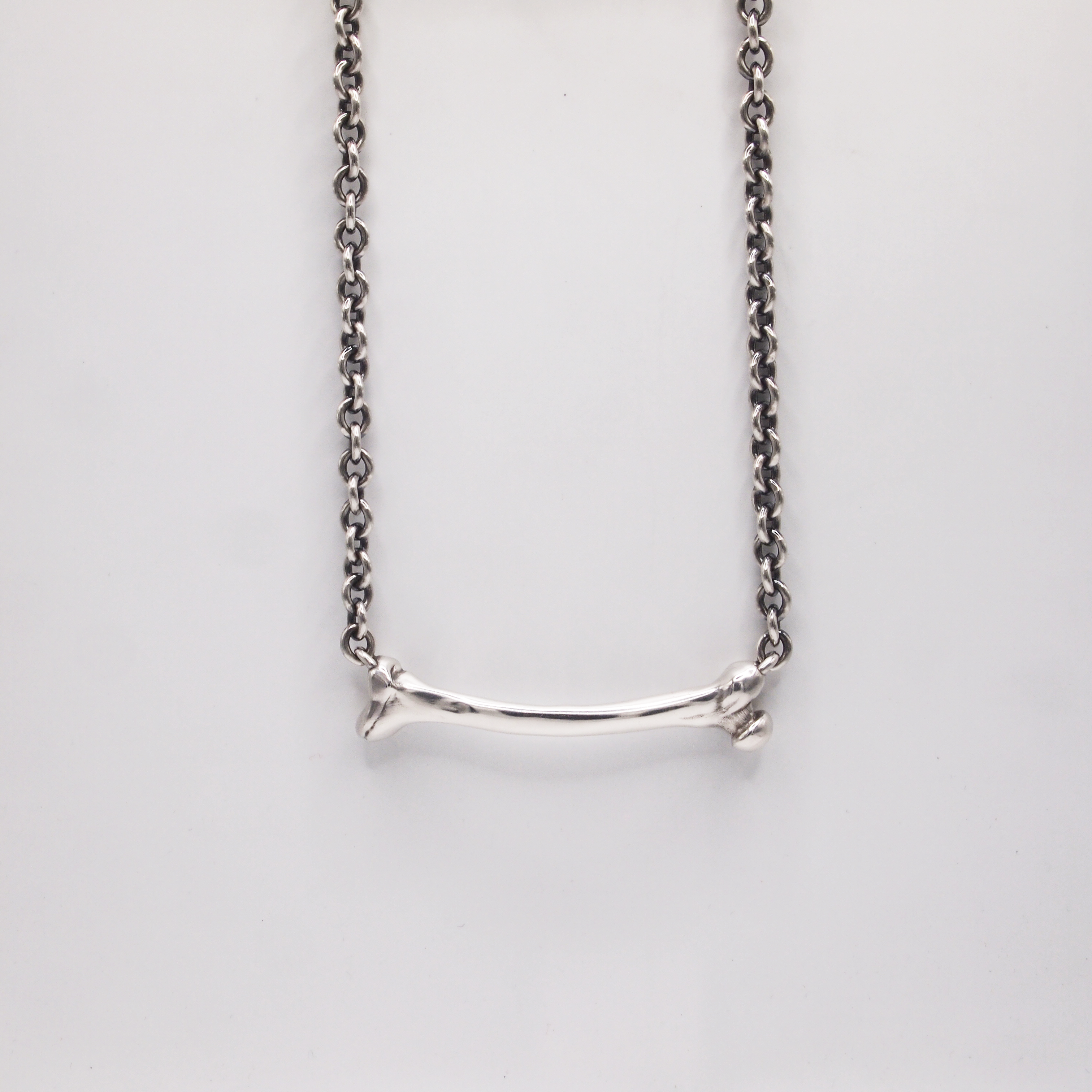 Bare-Bones Neck Chain