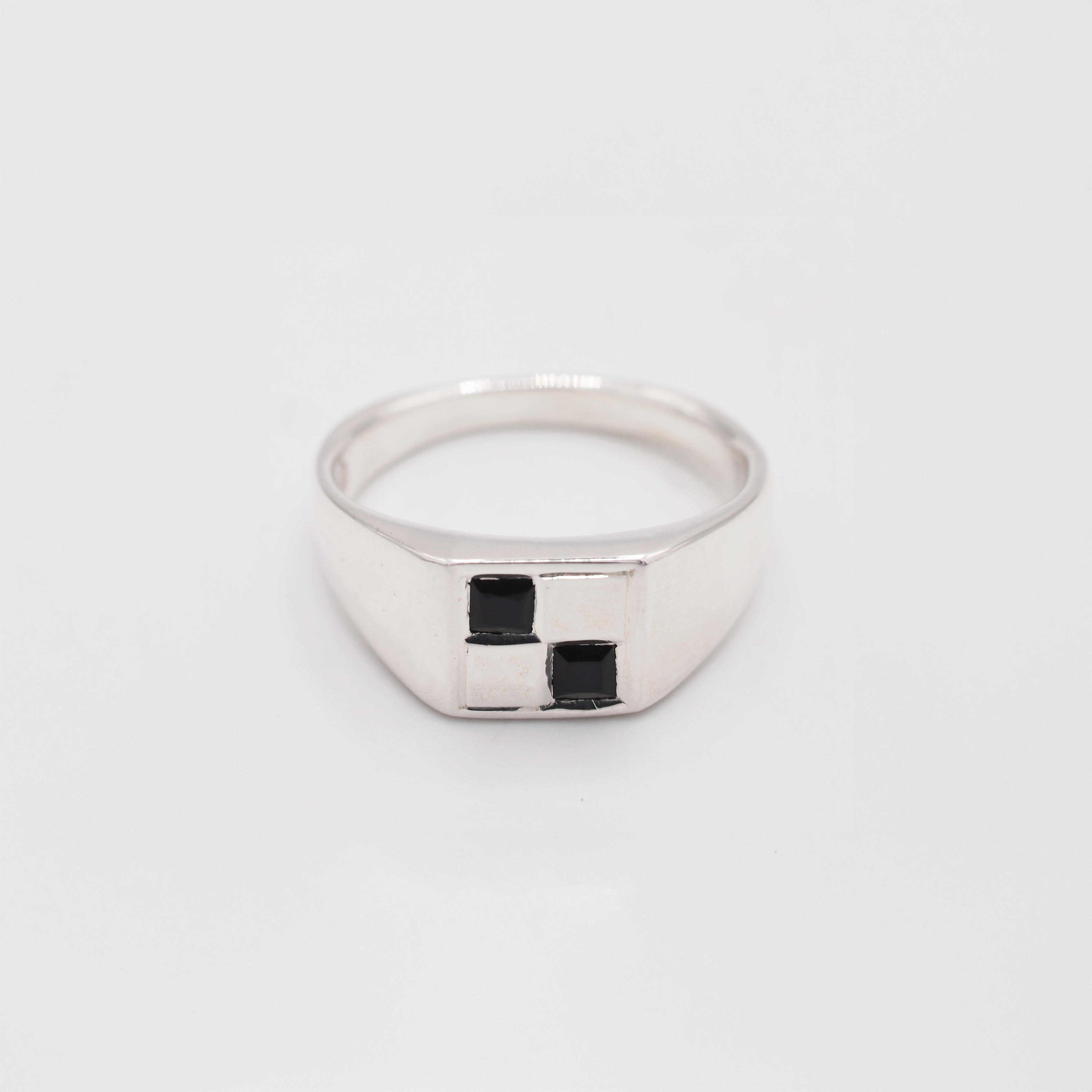Small Spinel Chess Ring