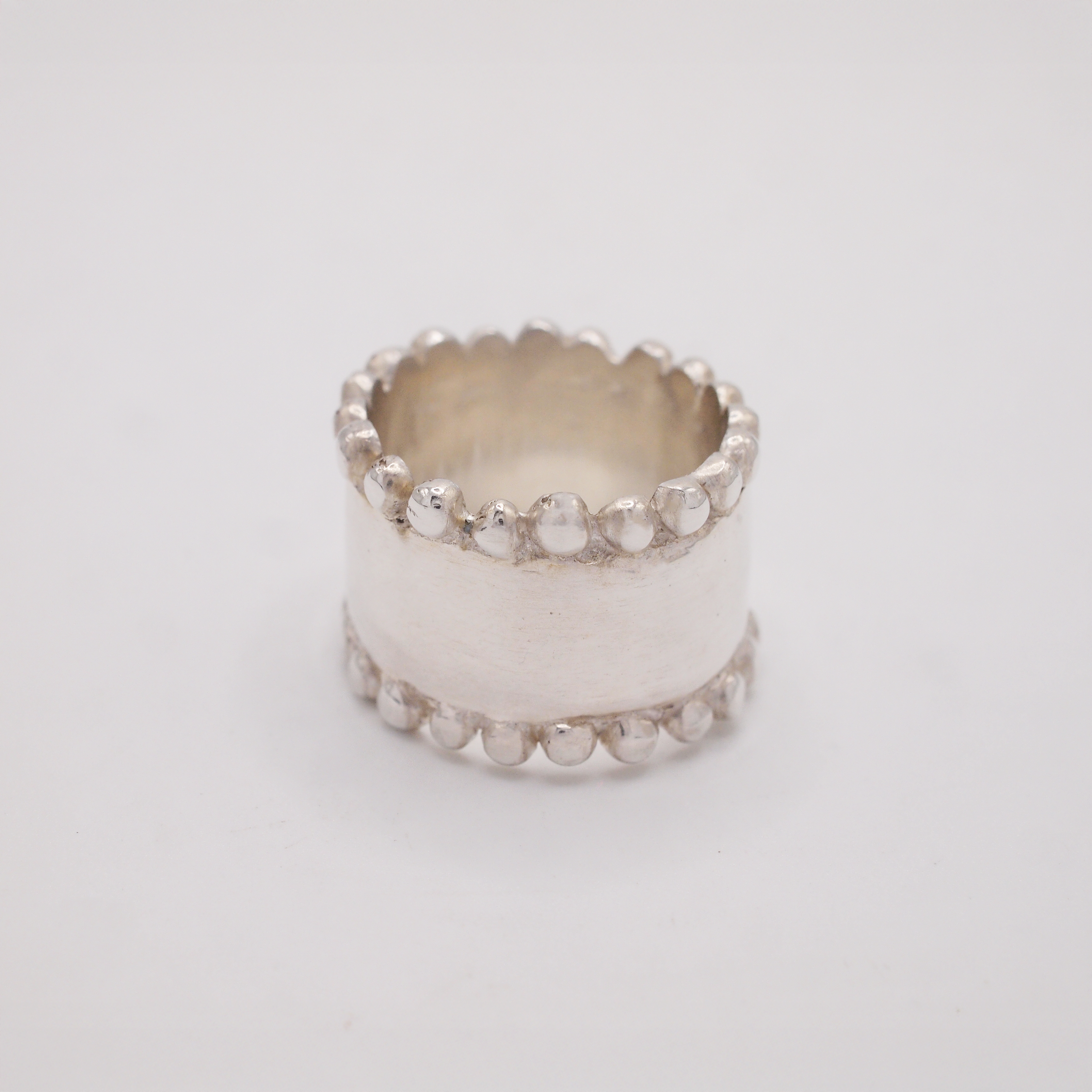 Medium Frills Ring