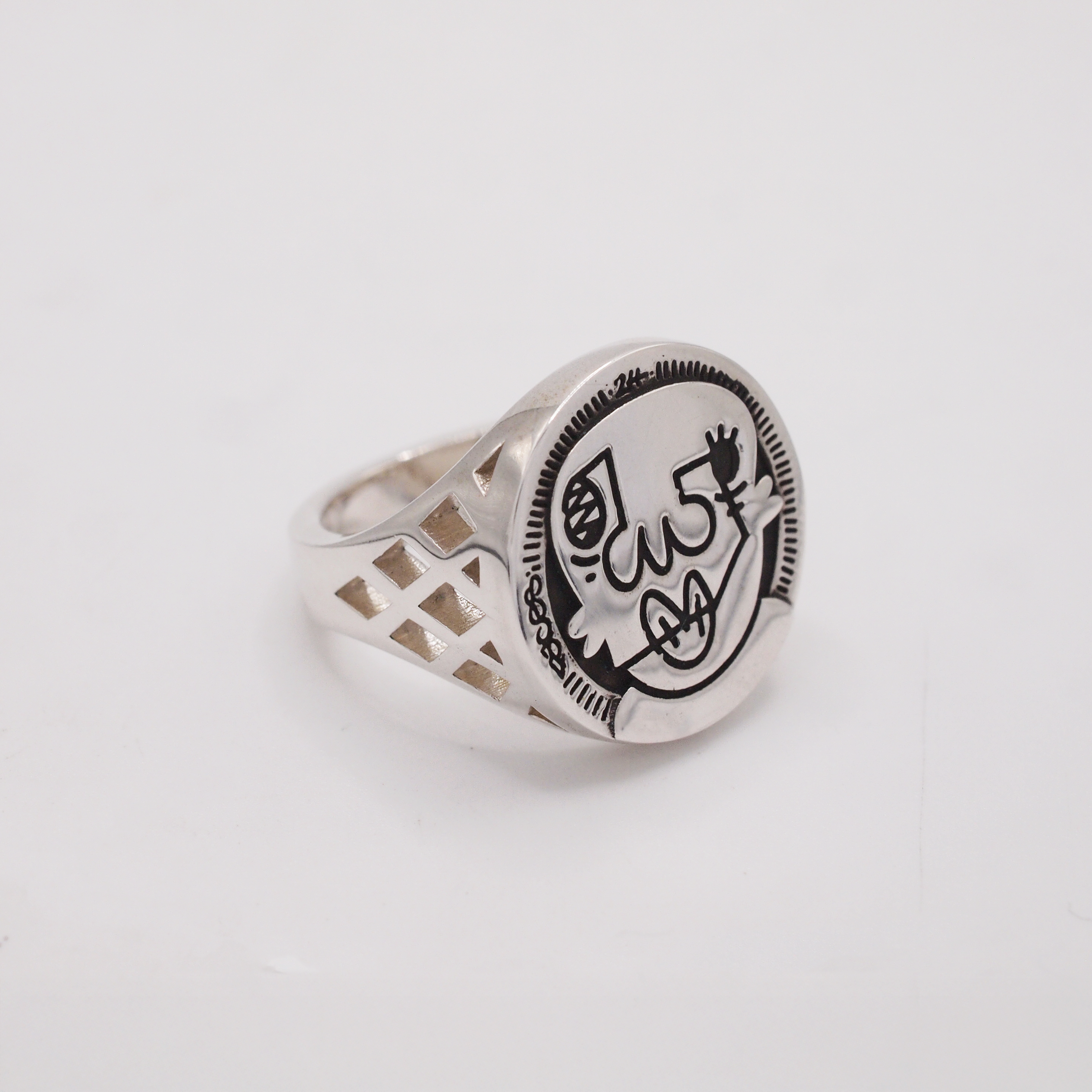 FacesOrFaces Sovereign Ring