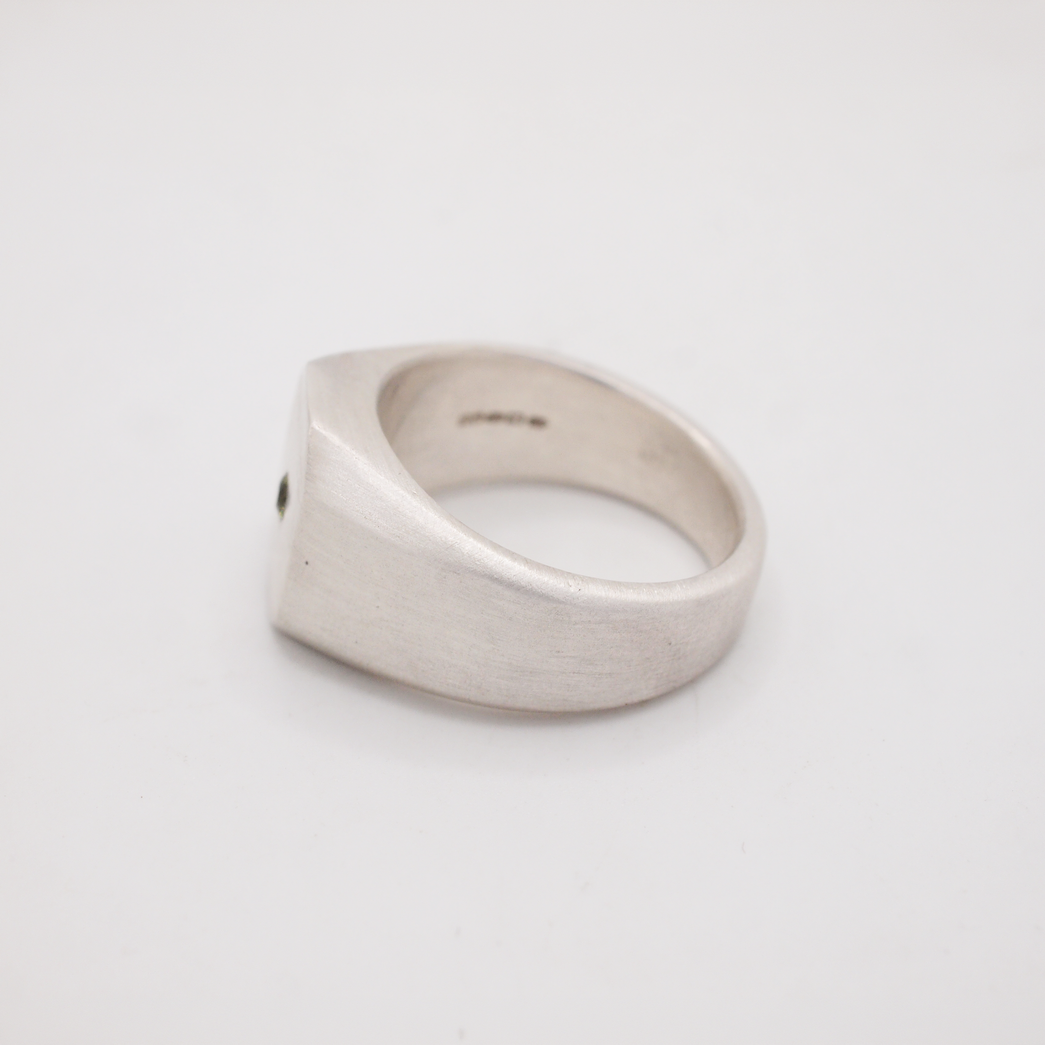 Brushed Portrait Signet-2