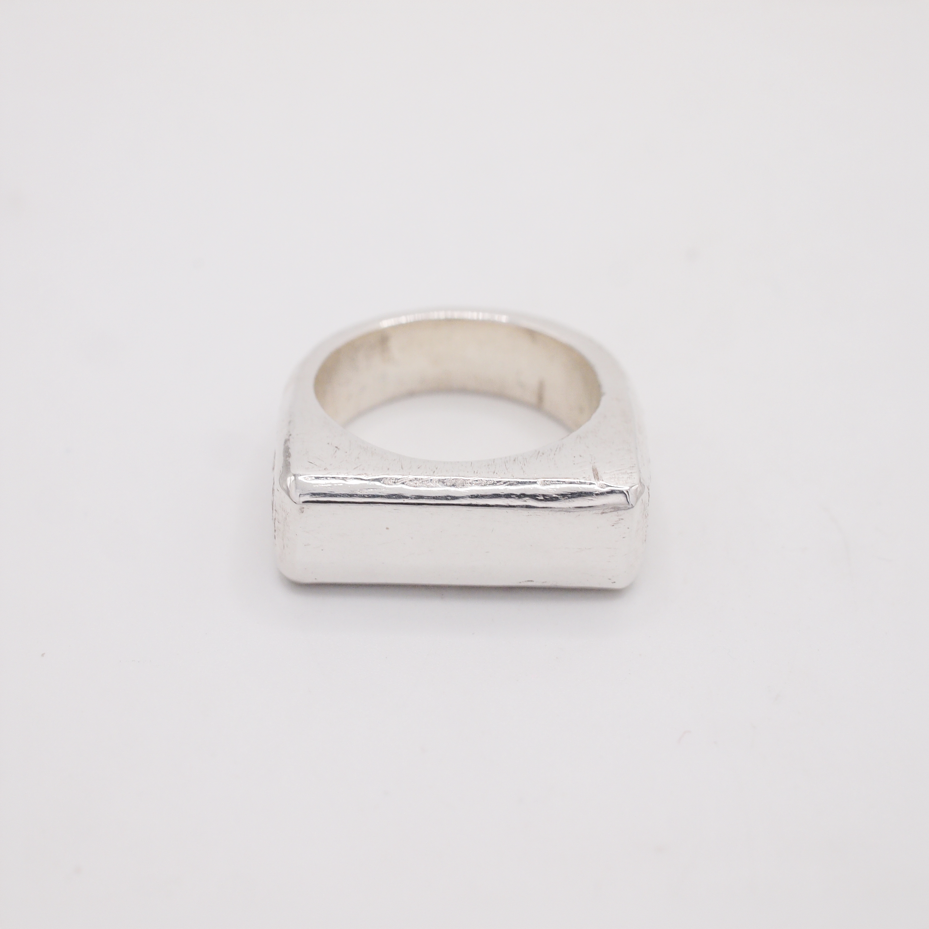 Skinny Signet