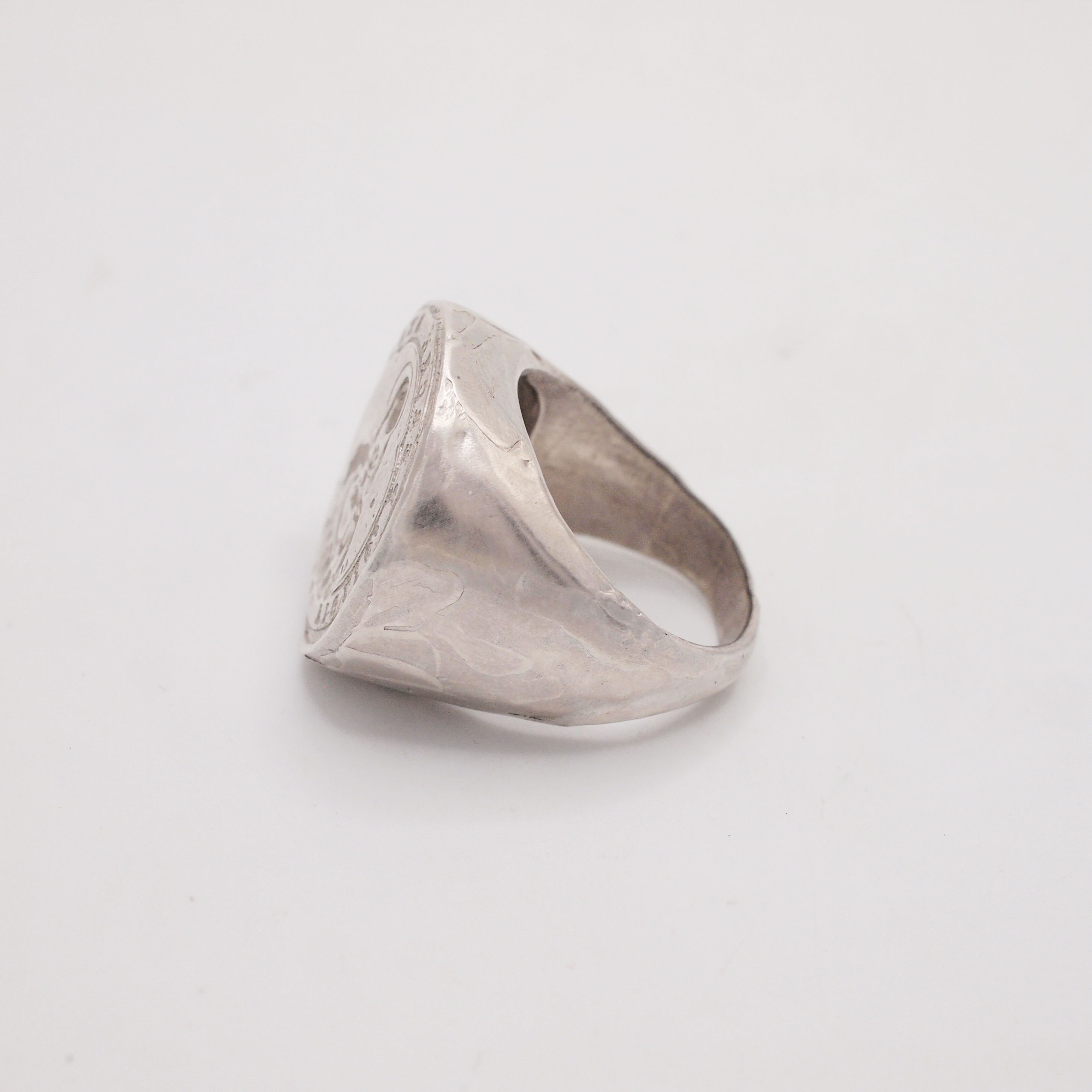 Simple Apparition Signet-3