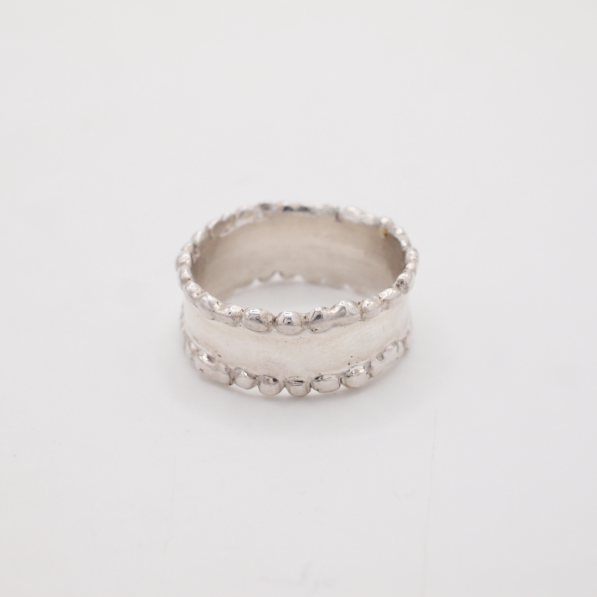 Small Frills Ring