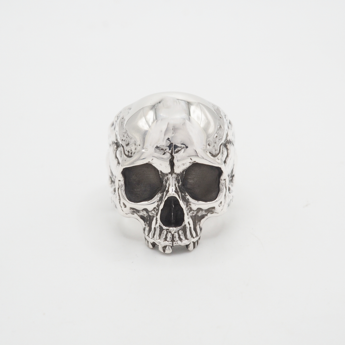 Heav Eyes Ring
