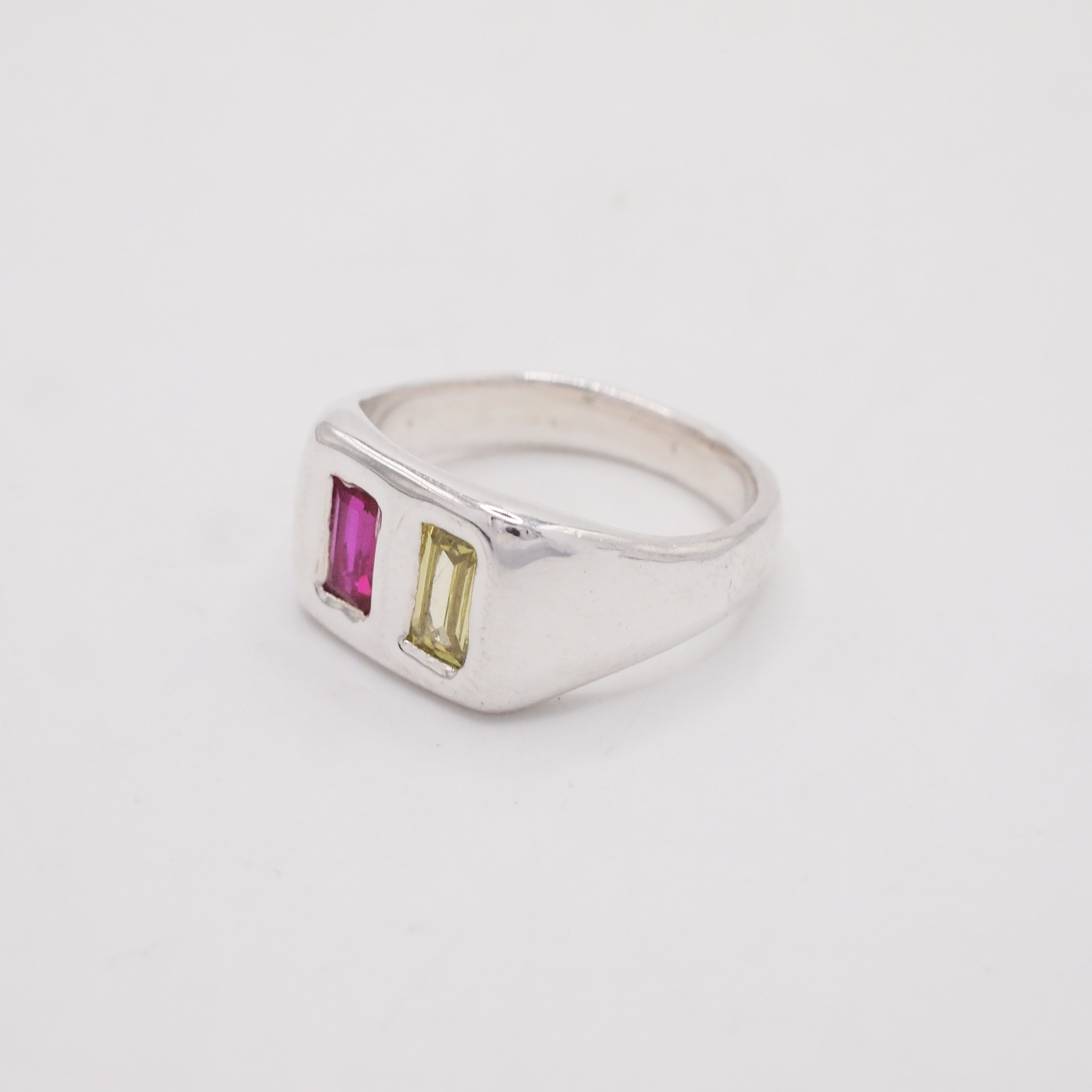 Green & Red Pillow Pair Ring-2