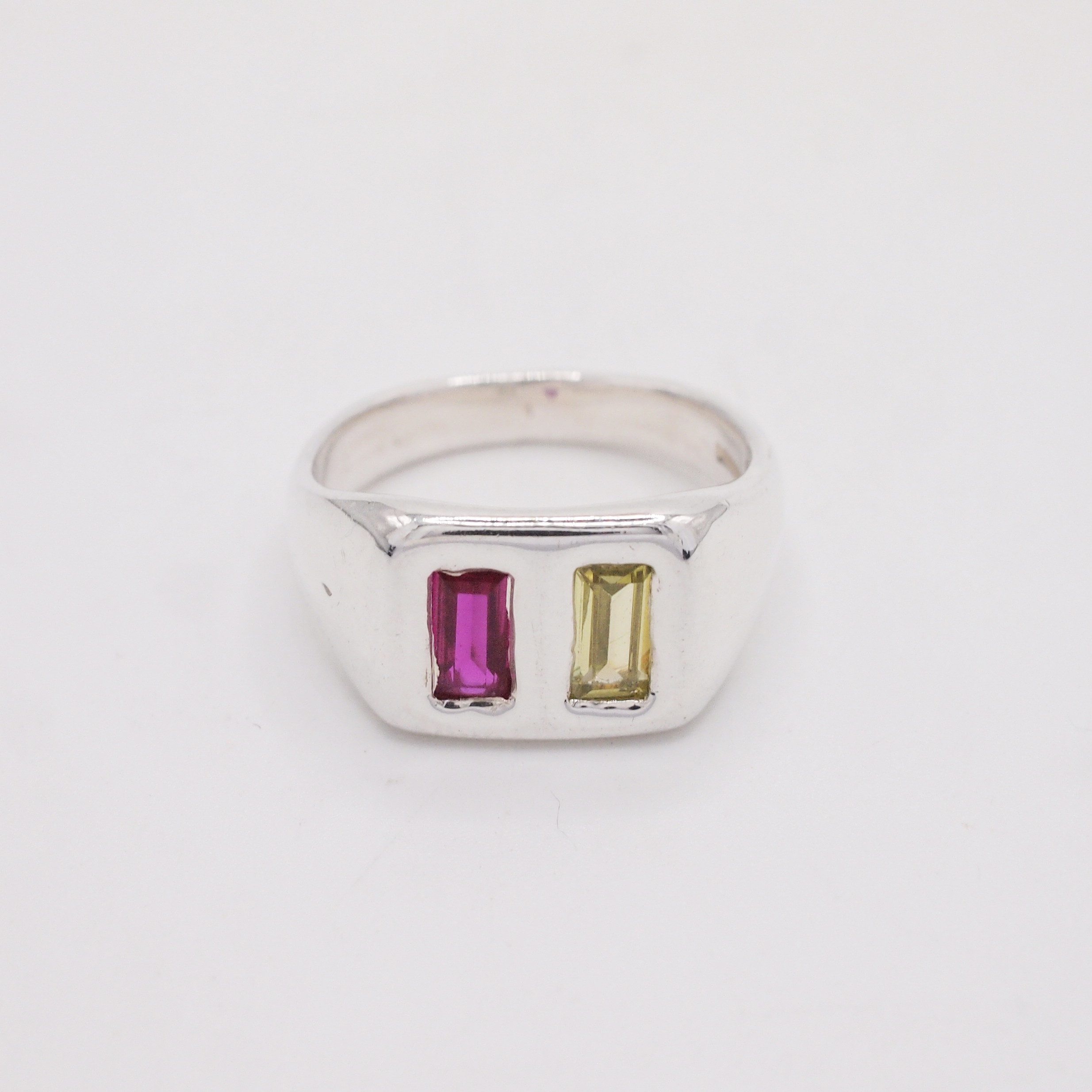 Green & Red Pillow Pair Ring