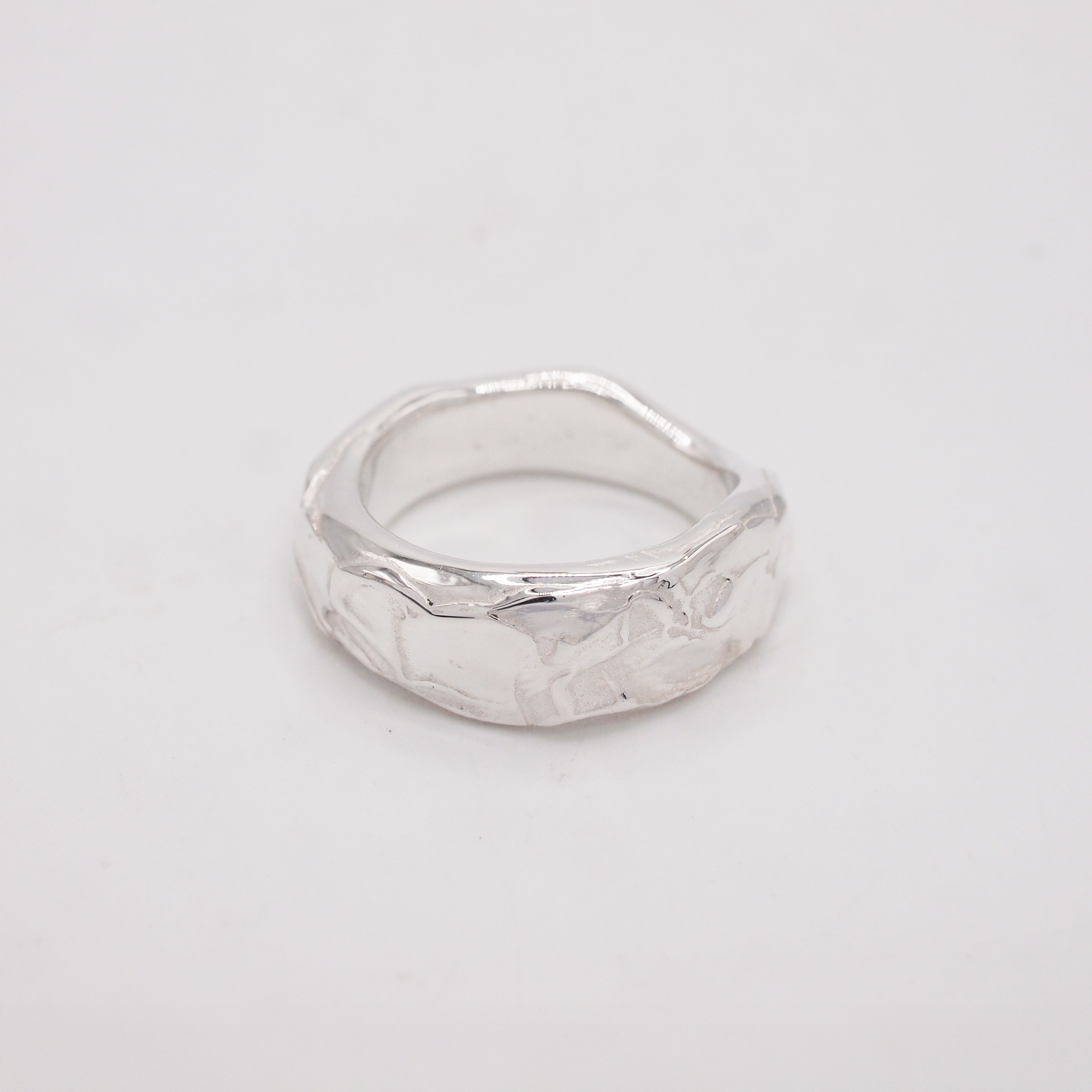 Thin Lava Band